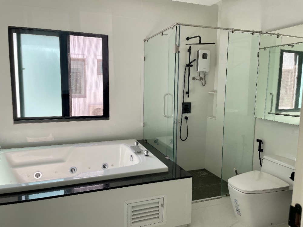 For SaleHousePattanakan, Srinakarin : 🔥For sale Setthasiri Srinakarin-Rama9  2-storey detached house, 77 sq m., 3 bedrooms, 3 bathrooms, 3 parking spaces, corner plot, next to the garden, Krungthep Kreetha Road 7, near the entrance/exit of Rama 9 Expressway