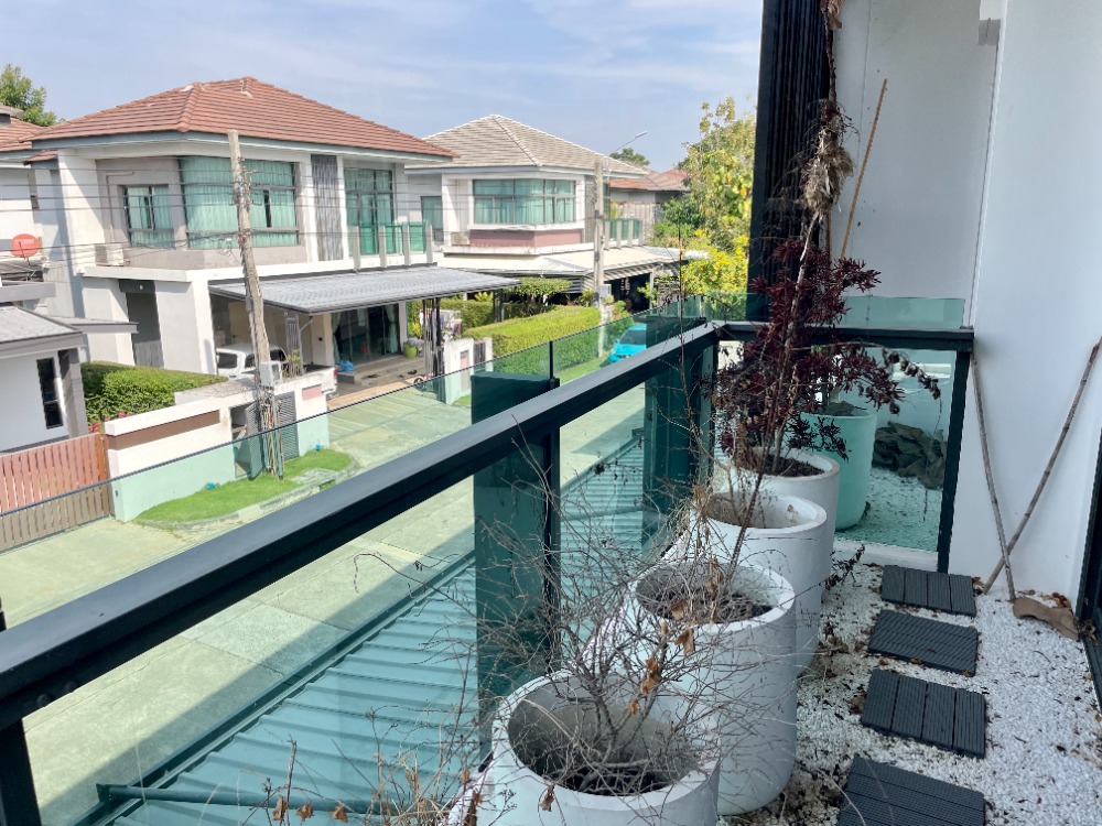 For SaleHousePattanakan, Srinakarin : 🔥For sale Setthasiri Srinakarin-Rama9  2-storey detached house, 77 sq m., 3 bedrooms, 3 bathrooms, 3 parking spaces, corner plot, next to the garden, Krungthep Kreetha Road 7, near the entrance/exit of Rama 9 Expressway