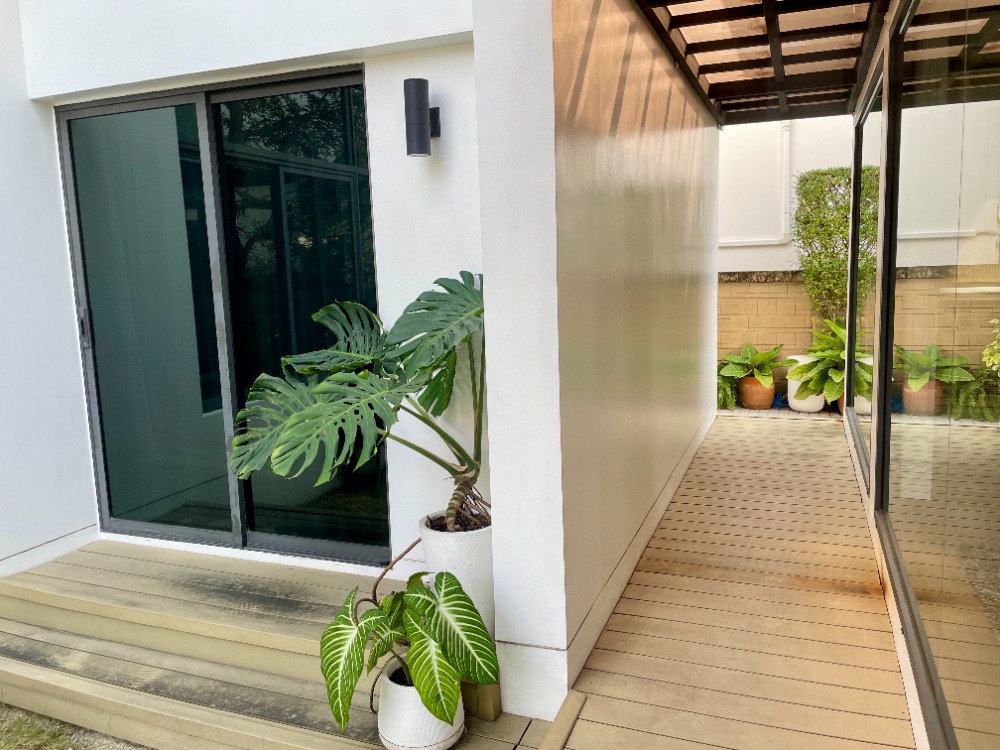 For SaleHousePattanakan, Srinakarin : 🔥For sale Setthasiri Srinakarin-Rama9  2-storey detached house, 77 sq m., 3 bedrooms, 3 bathrooms, 3 parking spaces, corner plot, next to the garden, Krungthep Kreetha Road 7, near the entrance/exit of Rama 9 Expressway