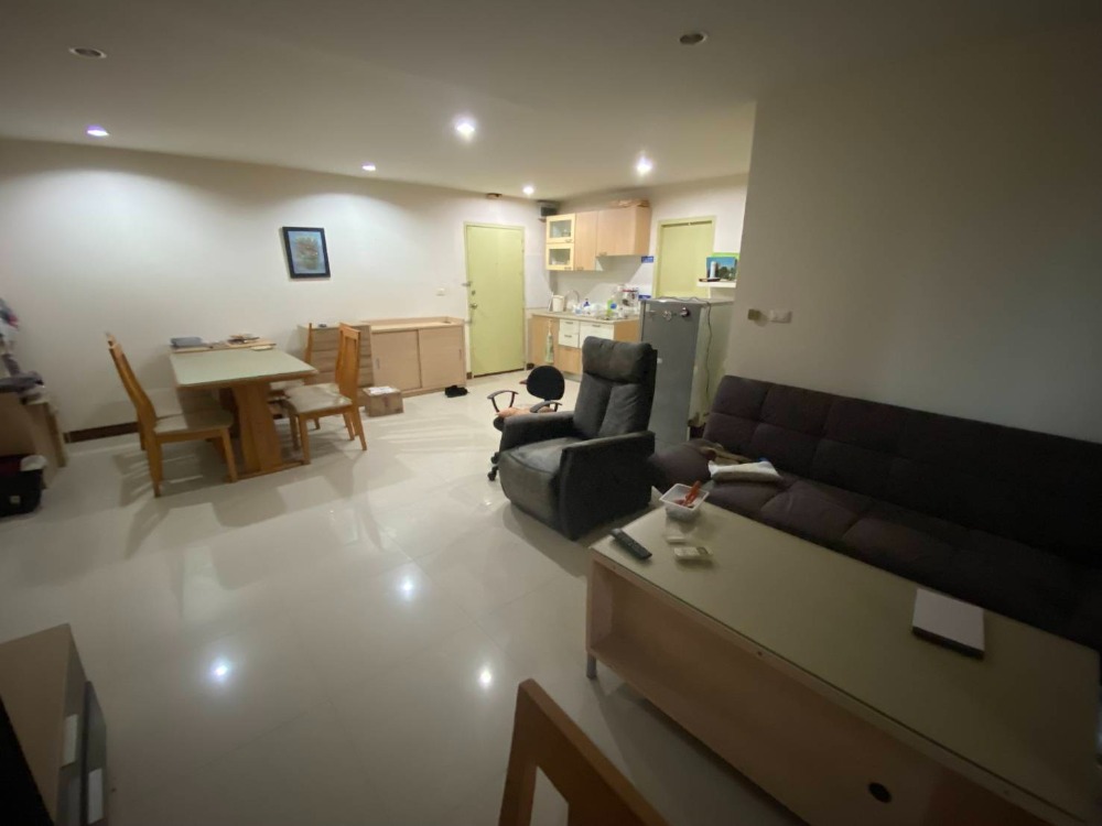 ขายคอนโดวิทยุ ชิดลม หลังสวน : Project : PARK PLOENCHIT area: BTS NANA, Bamrungrat Hospital  1bed 1bath  Floor : 8th Usable area  : 60 sqm