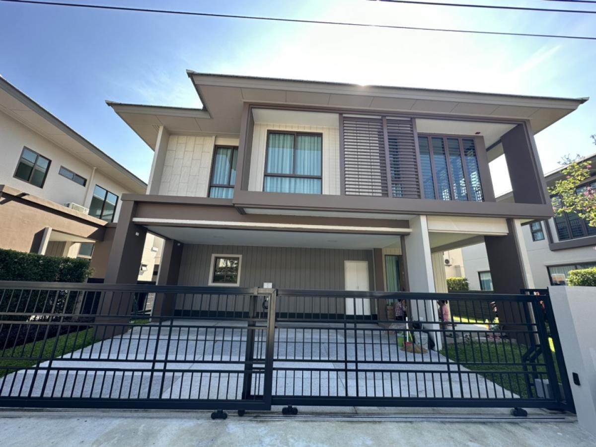 ให้เช่าบ้านพัฒนาการ ศรีนครินทร์ : ว่างพร้อมเช่า 1/07/2025 บ้านใหม่ ใกล้โรงเรียนนานาชาติ Brighton และ Wellington ใจกลางกรุงเทพกรีฑา