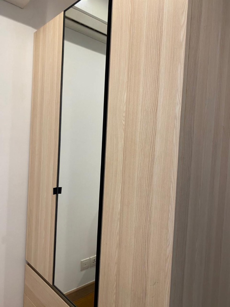 For SaleCondoRatchathewi,Phayathai : Ideo Mobi Phayathai【𝐒𝐄𝐋𝐋 & 𝐑𝐄𝐍𝐓】🔥 1 bedroom condo, decorated in a classic, timeless style with furniture and warm colors🔥 Contact Line ID: @hacondo