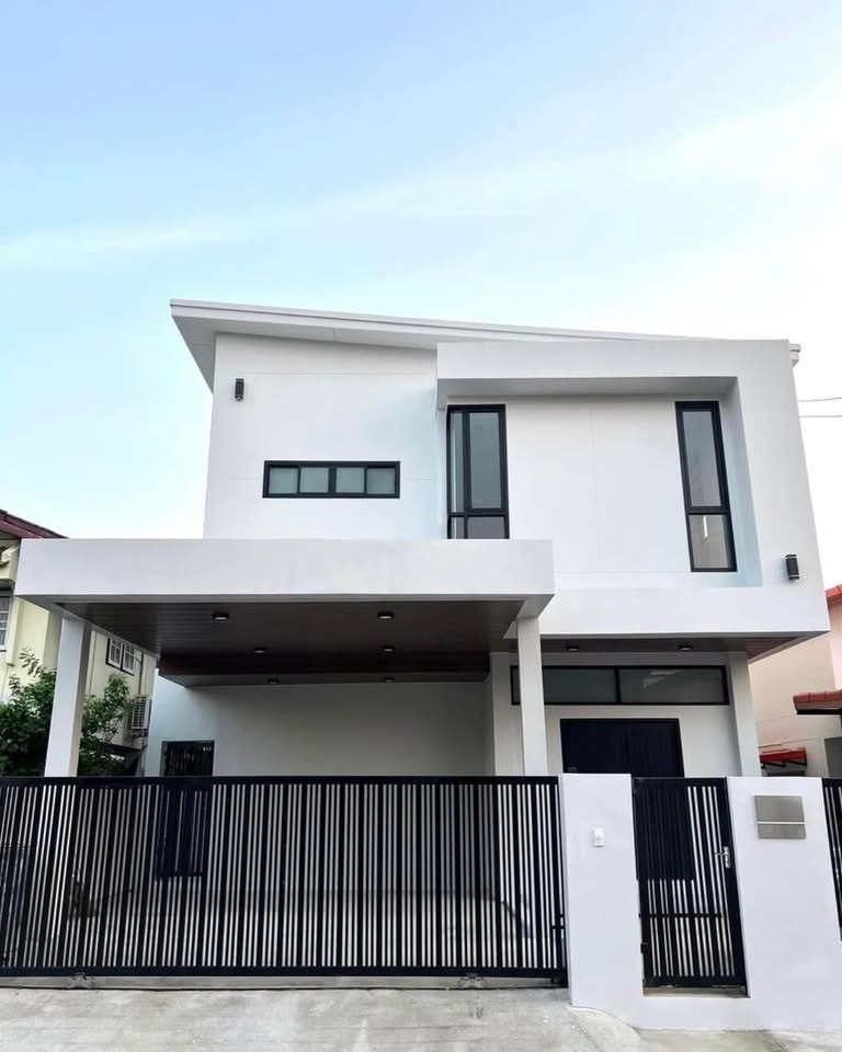 ขายบ้านบางนา แบริ่ง ลาซาล : ลด 1 ล้าน ขายบ้านเดี่ยว บางนา กม. 5 บางนาวิลล่า ซอยบางนาตราด 39