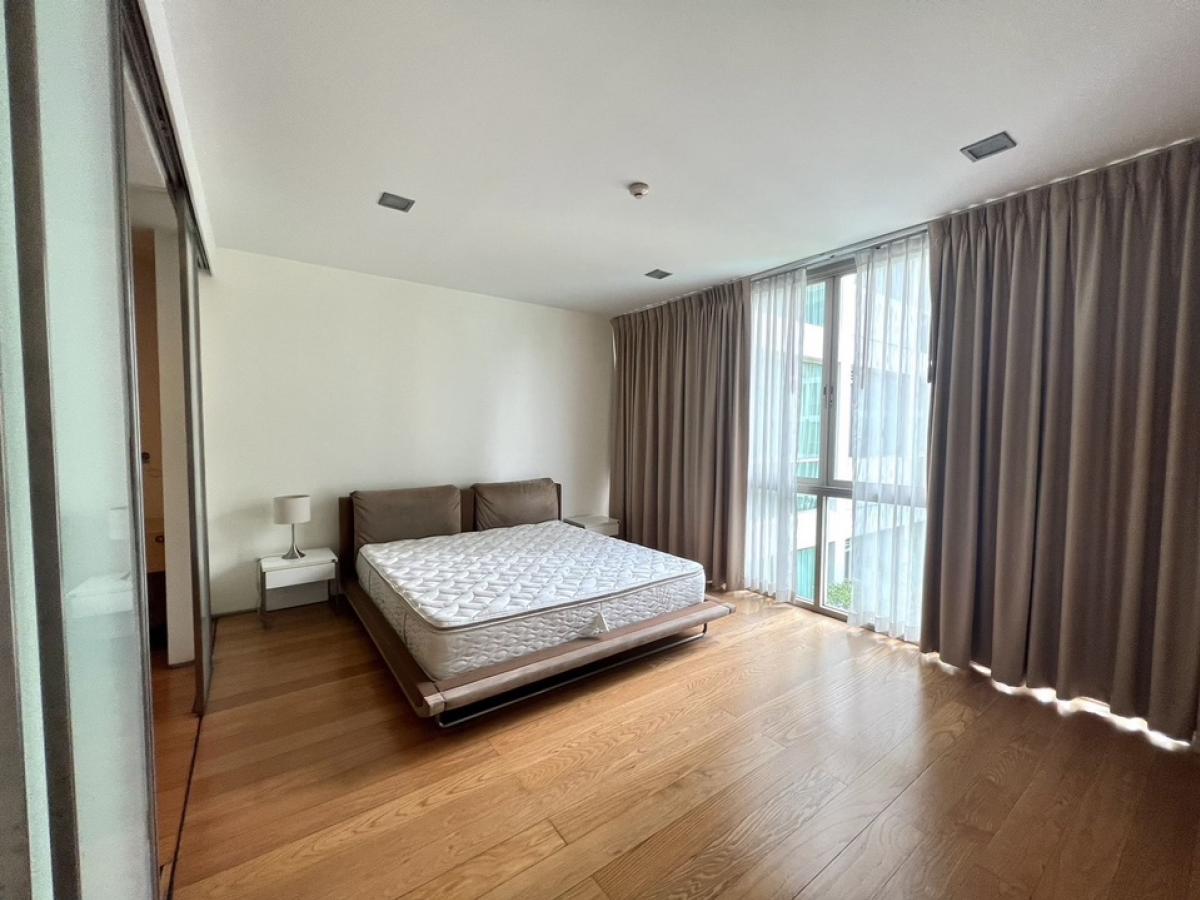 For SaleCondoOnnut, Udomsuk : Urgent sale!! Ficus Lane size 210.48 Sq.m 3 bed 3 bath only 34,500,000 M. Contact 086-795-9997 (Jimmy)