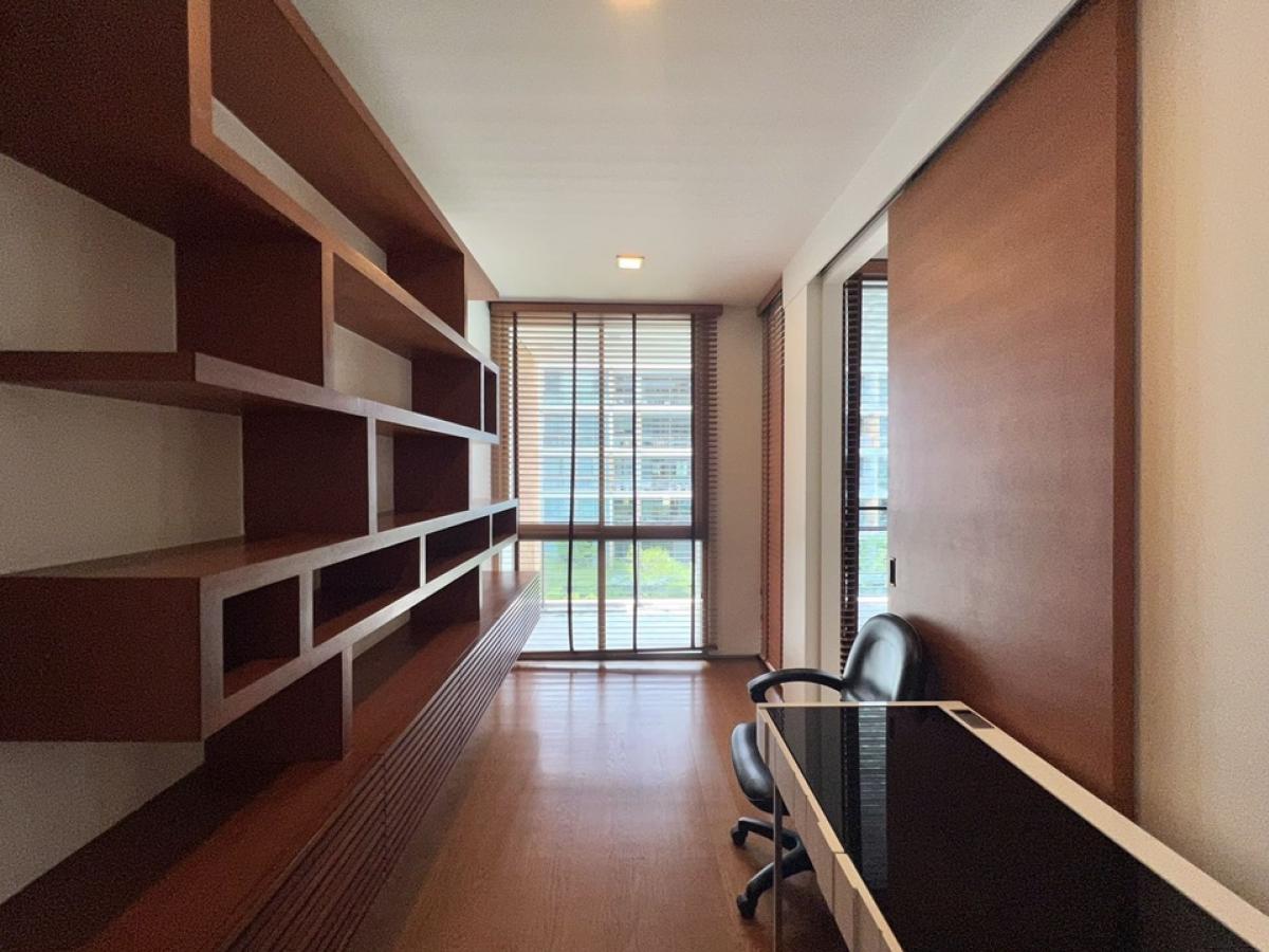 For SaleCondoOnnut, Udomsuk : Urgent sale!! Ficus Lane size 210.48 Sq.m 3 bed 3 bath only 34,500,000 M. Contact 086-795-9997 (Jimmy)