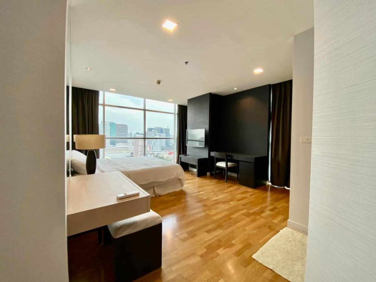 For SaleCondoSathorn, Narathiwat : Urgent sale!! Urbana Sarthorn size 139.40 Sq.m 2 bed 2 bath only 24,000,000 M. Contact 086-795-9997