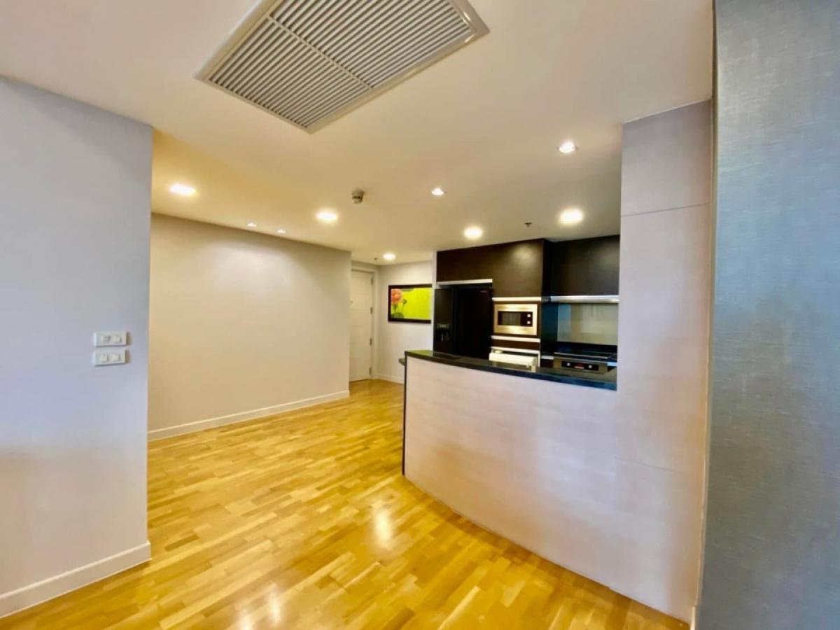 ขายคอนโดสาทร นราธิวาส : ขายคอนโด Urbana Sarthorn ขนาด 139.40 Sq.m 2 bed 2 bath เพียง 24 MB (For Rent 60,000) เท่านั้น !!!