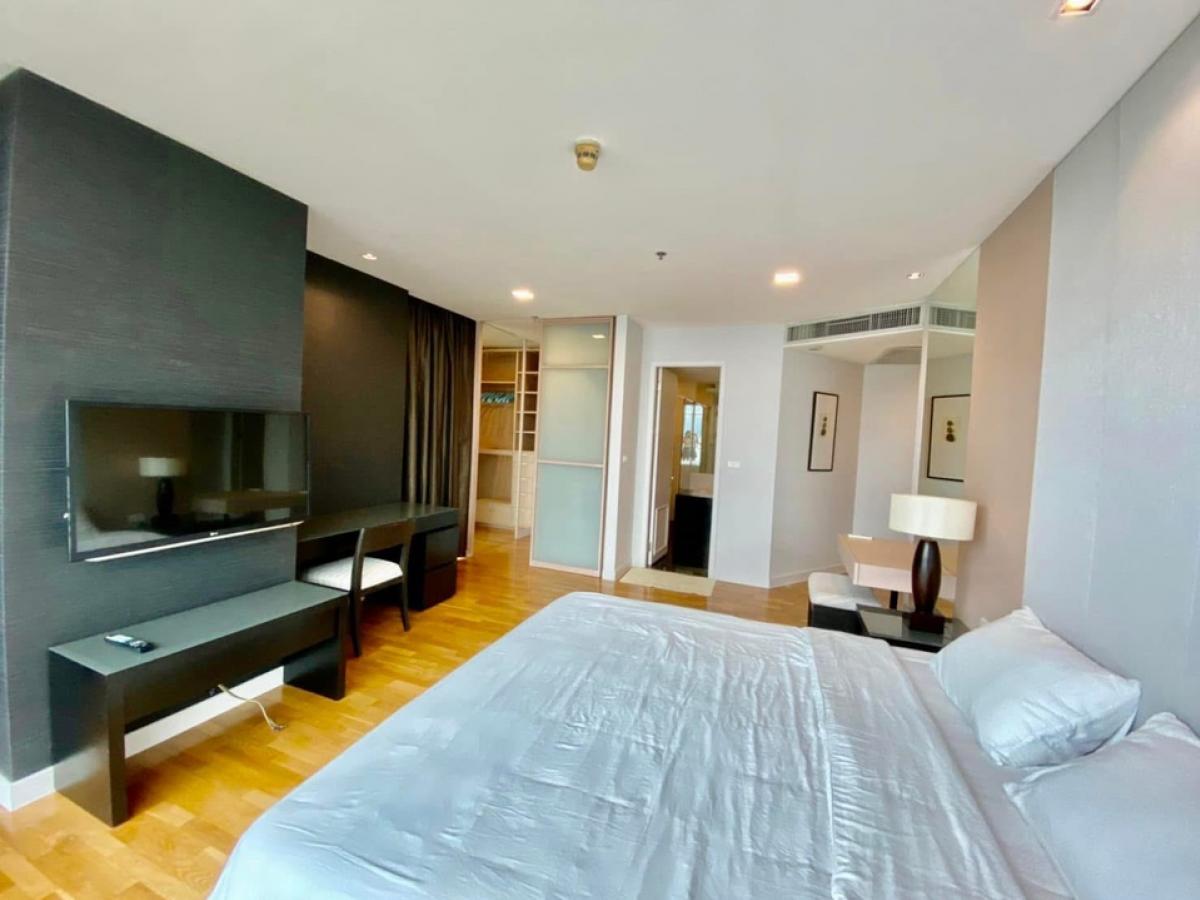 ขายคอนโดสาทร นราธิวาส : ขายคอนโด Urbana Sarthorn ขนาด 139.40 Sq.m 2 bed 2 bath เพียง 24 MB (For Rent 60,000) เท่านั้น !!!