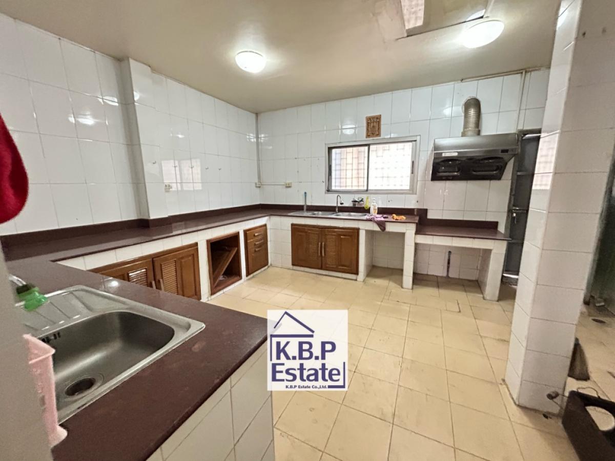 ขายทาวน์โฮมคลองเตย กล้วยน้ำไท : ขายตึกแถว ทำเลพระราม4 ใกล้สวนเพลินมาเก็ต 230เมตร