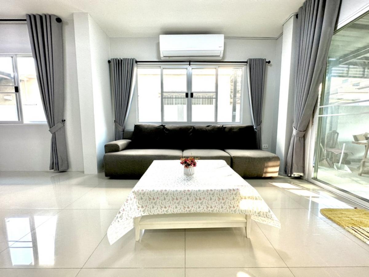 ให้เช่าบ้านลาดกระบัง สุวรรณภูมิ : Owner post - ลดราคา 28,000 บาท ต่อรองได้, รับนายหน้า, รับระยะสั้น, บ้านเดี่ยว รีโนเวทใหม่ทั้งหลัง ใกล้สนามบินสุวรรณภูมิ เส้นถนนต่อจากกรุงเทพกรีฑา