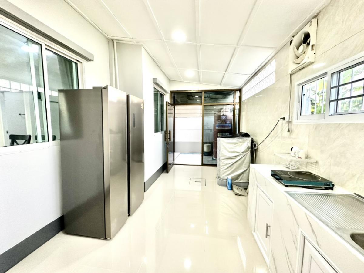 ให้เช่าบ้านลาดกระบัง สุวรรณภูมิ : Owner post - ลดราคา 28,000 บาท ต่อรองได้, รับนายหน้า, รับระยะสั้น, บ้านเดี่ยว รีโนเวทใหม่ทั้งหลัง ใกล้สนามบินสุวรรณภูมิ เส้นถนนต่อจากกรุงเทพกรีฑา