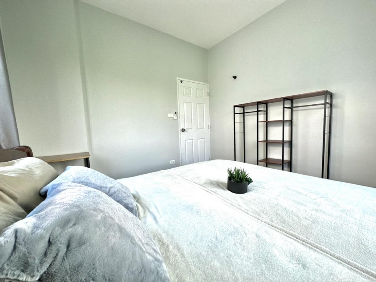 ให้เช่าบ้านลาดกระบัง สุวรรณภูมิ : Owner post - ลดราคา 28,000 บาท ต่อรองได้, รับนายหน้า, รับระยะสั้น, บ้านเดี่ยว รีโนเวทใหม่ทั้งหลัง ใกล้สนามบินสุวรรณภูมิ เส้นถนนต่อจากกรุงเทพกรีฑา