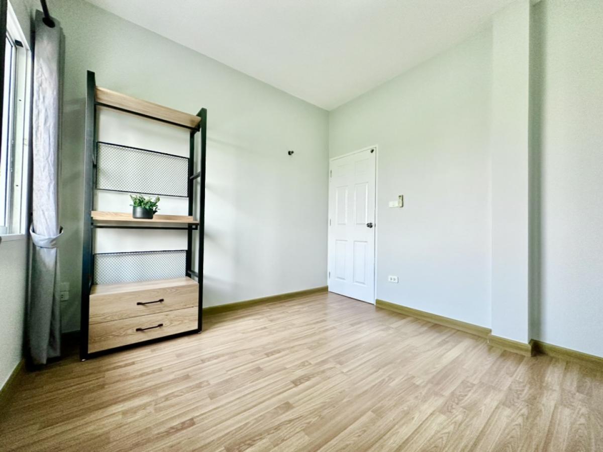 ให้เช่าบ้านลาดกระบัง สุวรรณภูมิ : Owner post - ลดราคา 28,000 บาท ต่อรองได้, รับนายหน้า, รับระยะสั้น, บ้านเดี่ยว รีโนเวทใหม่ทั้งหลัง ใกล้สนามบินสุวรรณภูมิ เส้นถนนต่อจากกรุงเทพกรีฑา