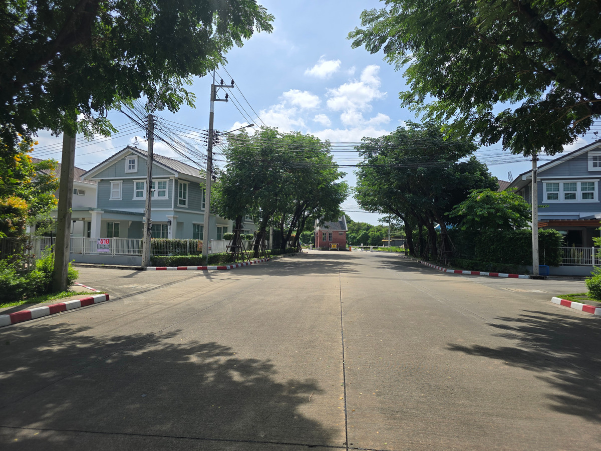 For SaleHouseMahachai Samut Sakhon : For sale: Village Village, Rama 2, area 51 sq m, corner house, good condition, ready to move in, near school