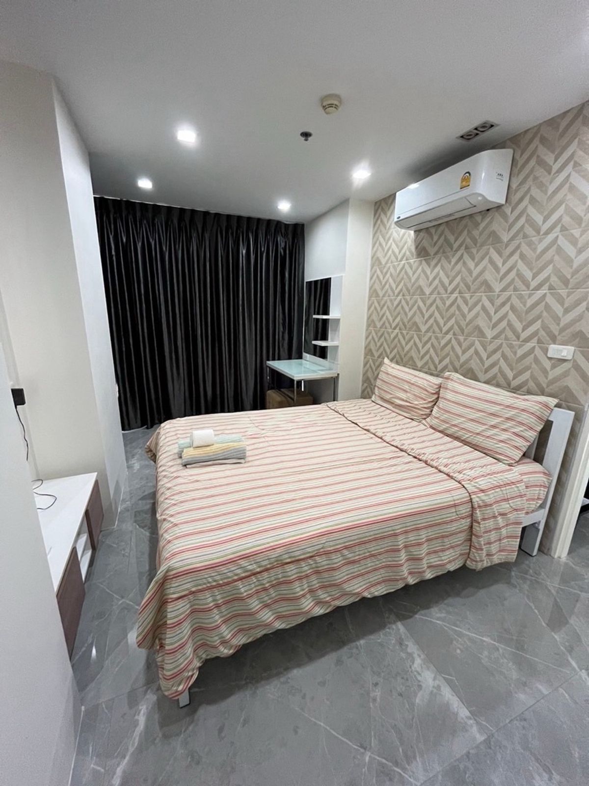 ให้เช่าคอนโดพระราม 9 เพชรบุรีตัดใหม่ RCA : ✅ปล่อยเช่า Condo Casa-อโศก-ดินแดง ✅ ใกล้ MRT พระราม 9 เพียง 10,000 บาท/เดือน ห้องสวย พร้อมอยู่ *0659174222*