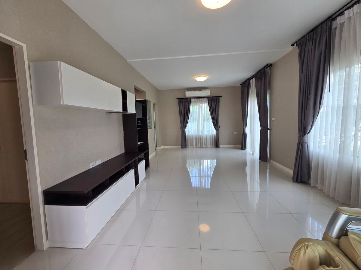 For SaleHouseMahachai Samut Sakhon : For sale: Village Village, Rama 2, area 51 sq m, corner house, good condition, ready to move in, near school