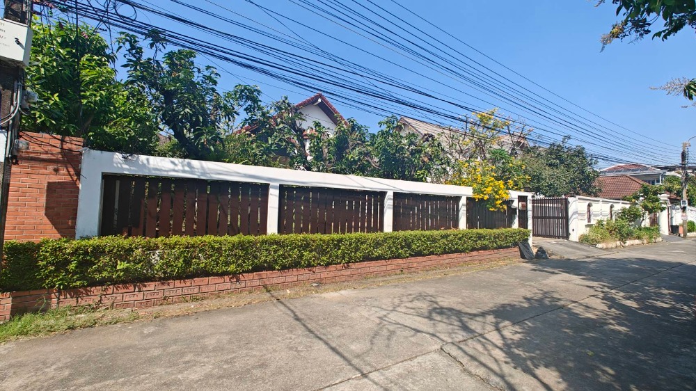 For SaleHouseRamkhamhaeng, Hua Mak : For sale - FREEHOLD fully furnished house in Ramkhamhaeng 60