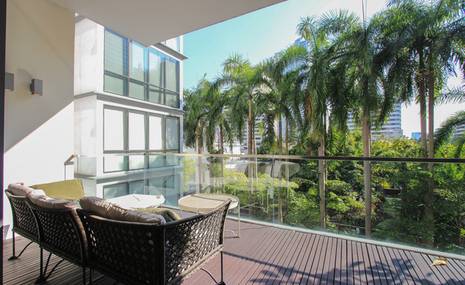 For RentCondoSukhumvit, Asoke, Thonglor : Spacious 2+1 Bedrooms for rent at Domus 16, near BTS Asoke.
