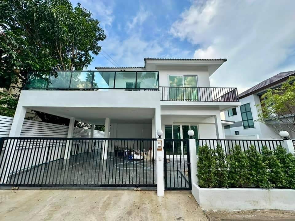 ขายบ้านมีนบุรี-ร่มเกล้า : บ้านเดี่ยว KC Garden home 14 นิมิตรใหม่ 40 ✨ บ้านสไตล์มินิมอล บ้านรีโนเวทใหม่ เปลี่ยนทุกอย่างใหม่หมดทั้งหลัง ด้านหลังเป็นทุ่งนา ลมเย็นสบายทั้งวัน