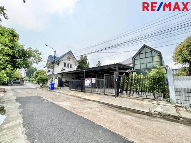 ขายบ้านแจ้งวัฒนะ เมืองทอง : บ้านเดี่ยวใกล้ เซ็นทรัลแจ้งวัฒนะ 61 ตร.ว. กฤษดานคร แจ้งวัฒนะ พื้นที่ใช้สอยเยอะ ใกล้รถไฟฟ้าสายสีชมพู ใกล้เมืองทองธานี