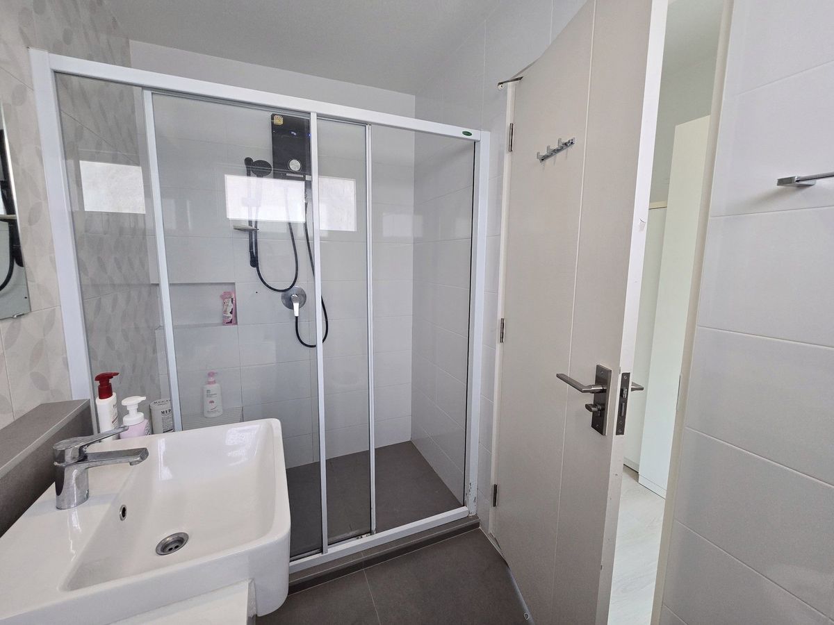 For SaleHouseMahachai Samut Sakhon : For sale: Village Village, Rama 2, area 51 sq m, corner house, good condition, ready to move in, near school