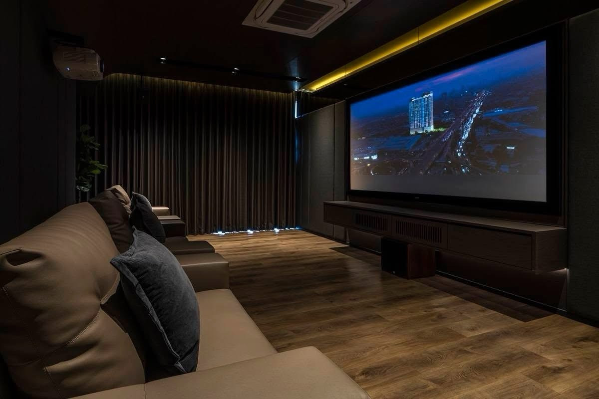 For RentCondoBangna, Bearing, Lasalle : For the new condo, Noble New Mega Plus, 20th floor, price 26,500 baht/month