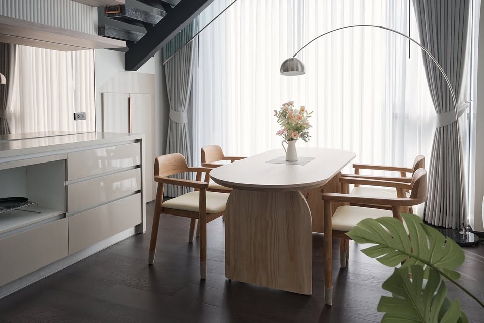 For RentCondoSukhumvit, Asoke, Thonglor : Corner Duplex for Rent at Laviq Sukhumvit 57, BTS Thonglo. Super nice!