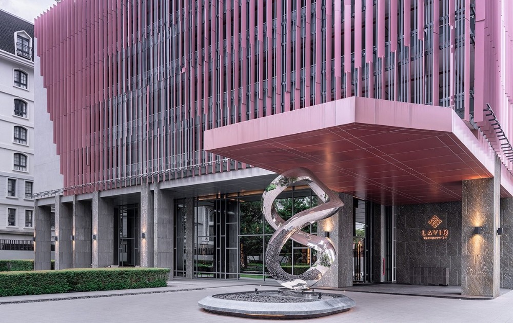 For RentCondoSukhumvit, Asoke, Thonglor : Corner Duplex for Rent at Laviq Sukhumvit 57, BTS Thonglo. Super nice!