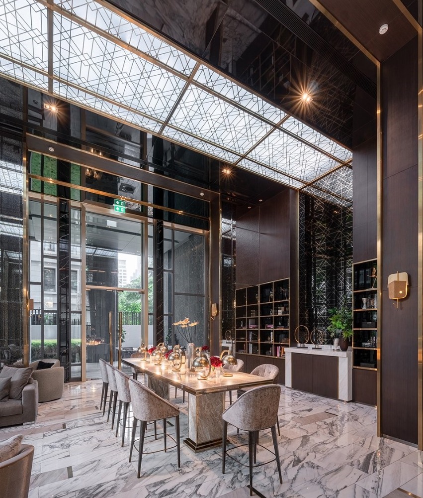 For RentCondoSukhumvit, Asoke, Thonglor : Corner Duplex for Rent at Laviq Sukhumvit 57, BTS Thonglo. Super nice!