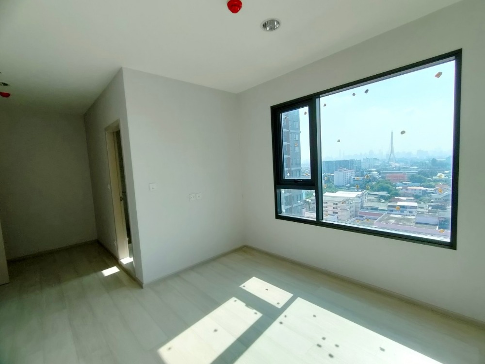 For SaleCondoPinklao, Charansanitwong : Urgent sale, huge loss, Life Pinklao Condo (Life Pnklao), additional discount of 1,200,000 baht, selling at a very special price! From the purchase price of 7.2 million, only 4,888,000 baht left.