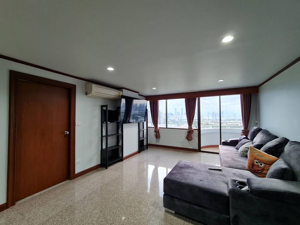 For SaleCondoRama9, Petchburi, RCA : For Sale/Rent: Stylish Condo with Stunning Views, Fully Furnished!