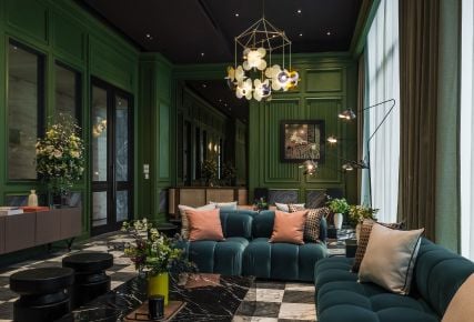 For SaleCondoSukhumvit, Asoke, Thonglor : Top class facilities, Full Furnished 1 bed Phrom Phong Area, close to BTS Phrom Phong and The Emquartier 081-245-7349