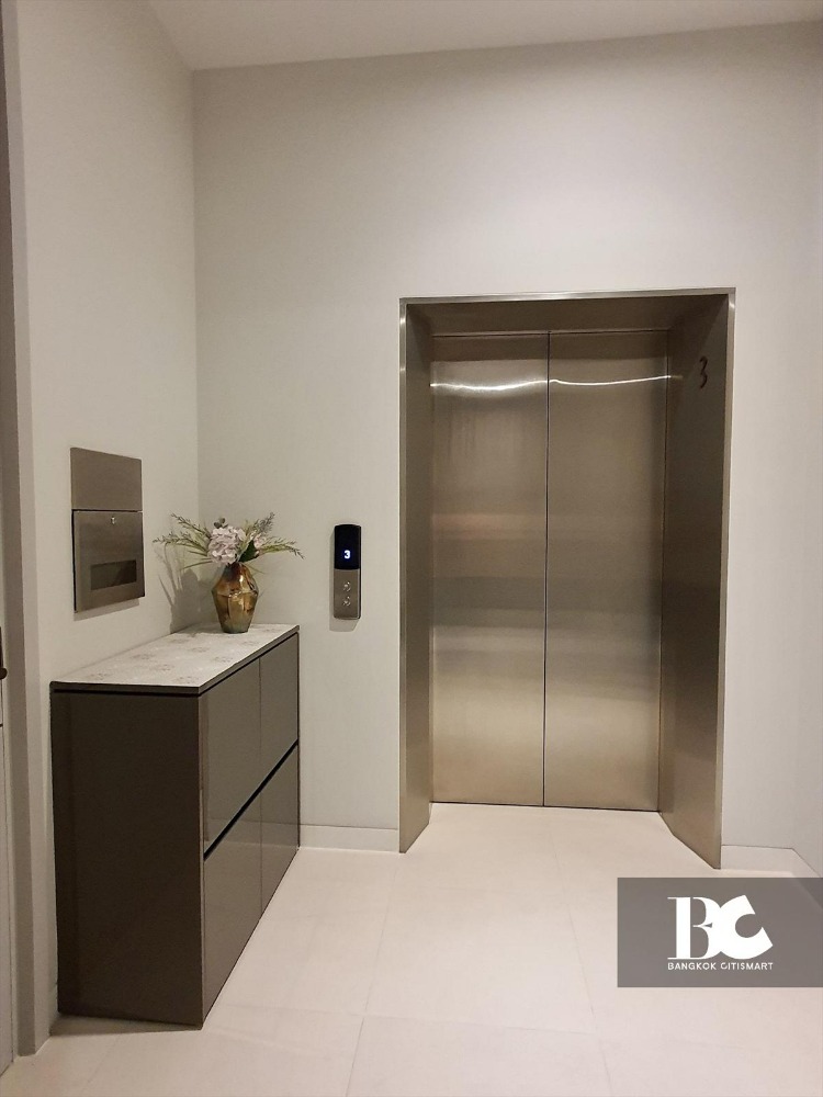 For SaleCondoSukhumvit, Asoke, Thonglor : Full Furnished, Private Elevator 2 bed Phrom Phong Area, close to BTS Phrom Phong and The Emquartier 081-245-7349