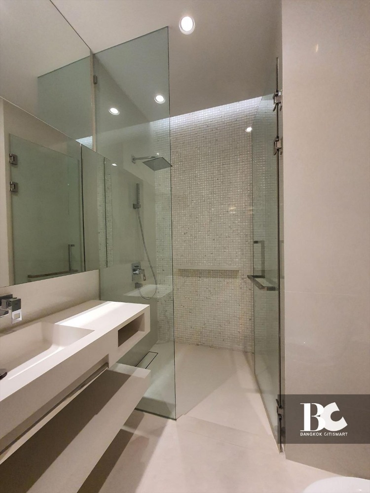 For SaleCondoSukhumvit, Asoke, Thonglor : Full Furnished, Private Elevator 2 bed Phrom Phong Area, close to BTS Phrom Phong and The Emquartier 081-245-7349