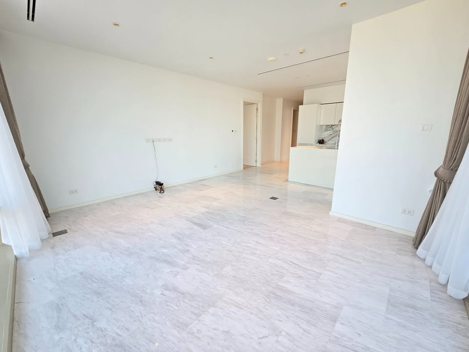 ให้เช่าคอนโดสาทร นราธิวาส : Four Seasons Private Residences for rent .