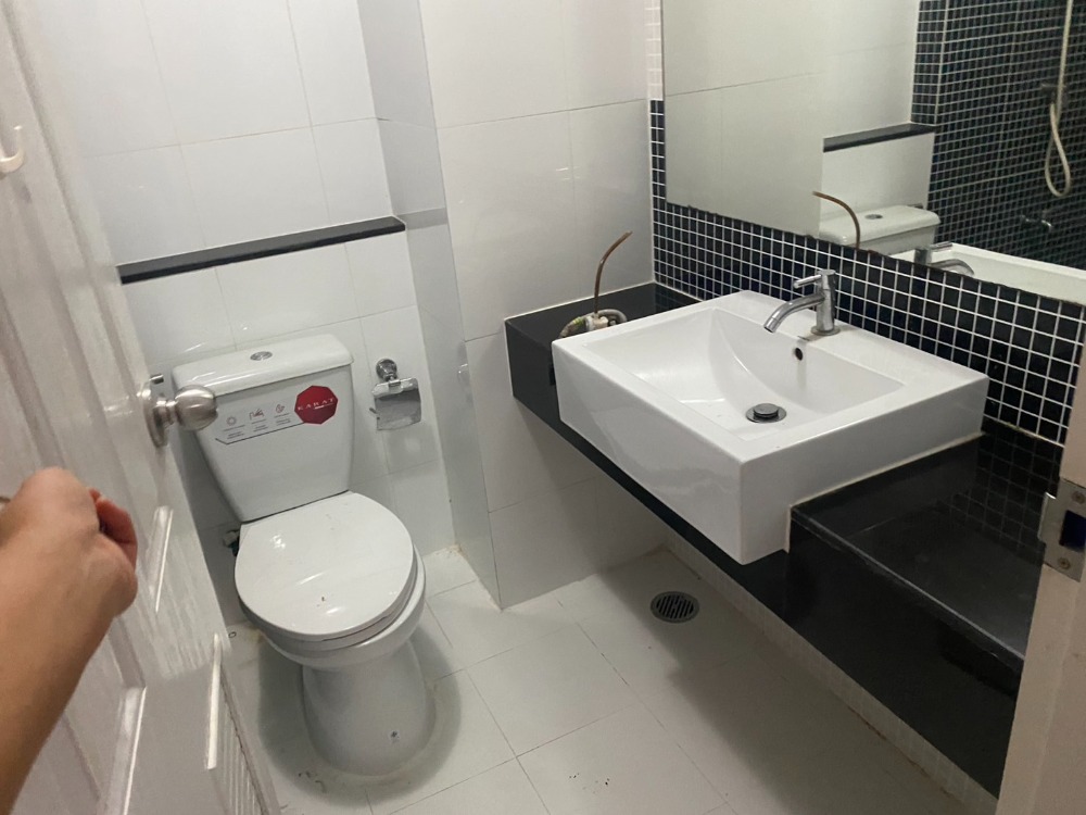 For RentCondoPattaya, Bangsaen, Chonburi : For rent and sale Condo The Rise B2 1st floor, open for business (S03-1951)