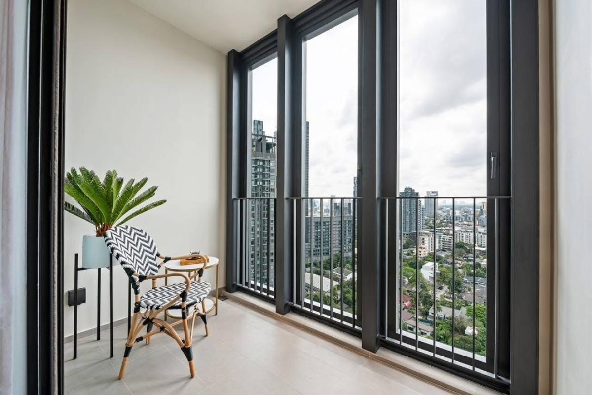 For SaleCondoSukhumvit, Asoke, Thonglor : Condo for sale Beatniq Sukhumvit 23 size 57.57 Sq.m 1 bed 1 bath only 18.3 MB!! Contact 086-795-9997 (Jimmy)