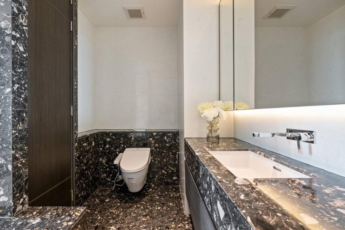 For SaleCondoSukhumvit, Asoke, Thonglor : Condo for sale Beatniq Sukhumvit 23 size 57.57 Sq.m 1 bed 1 bath only 18.3 MB!! Contact 086-795-9997 (Jimmy)