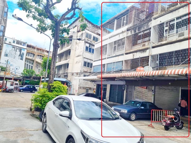 For RentShop HouseYaowarat, Banglamphu : MRT SamYod 1.1km. PomPrap Bangkok 505 sqm. 2 Units 4-storey Warehouse Golden Mountain Office Building  3Parking Cafe with 59,999-69,999 B-M LarnLuang KhlongMahanak