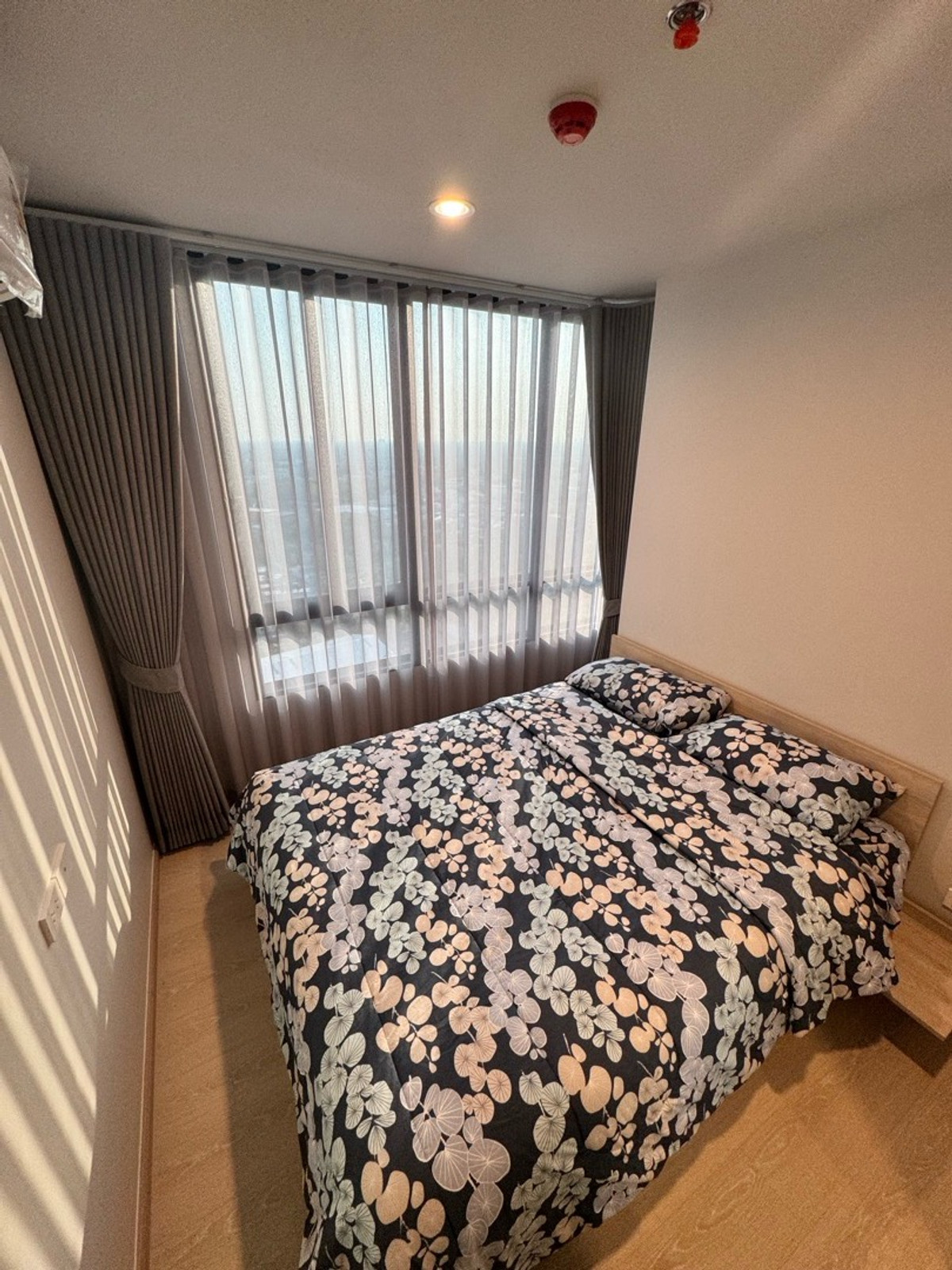 For RentCondoBangna, Bearing, Lasalle : For the new condo, Noble New Mega Plus, 20th floor, price 26,500 baht/month