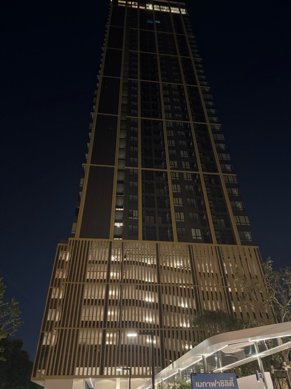 For RentCondoBangna, Bearing, Lasalle : For the new condo, Noble New Mega Plus, 20th floor, price 26,500 baht/month