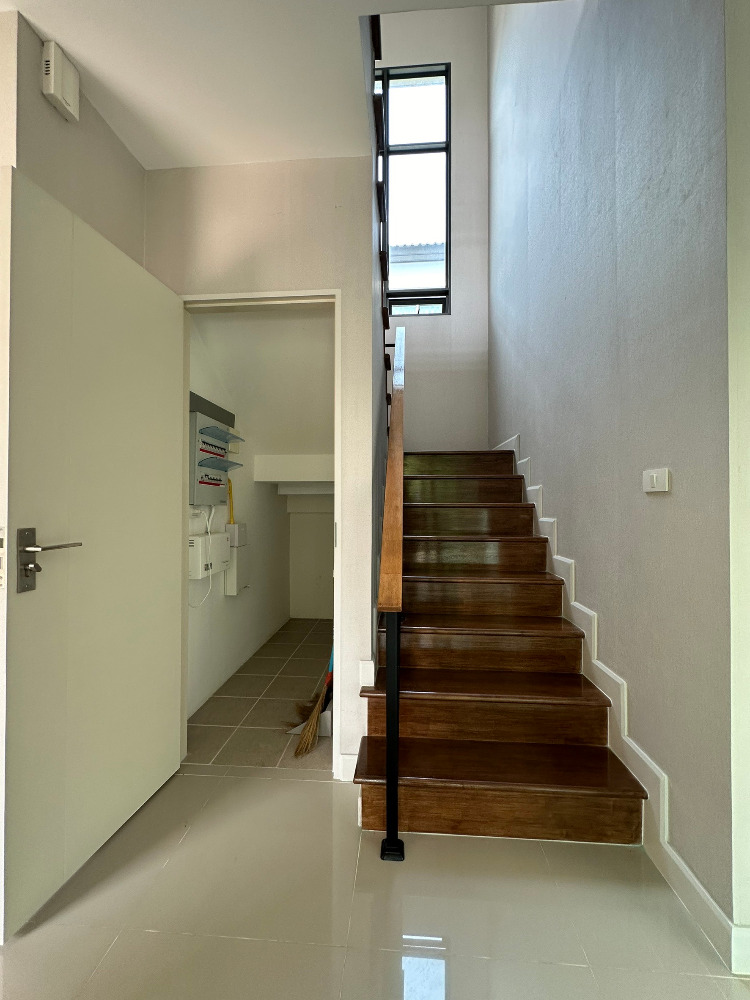 ขายบ้านมีนบุรี-ร่มเกล้า : โครงการ เวนิว พระราม9 (Venue Rama 9) วิวสวน