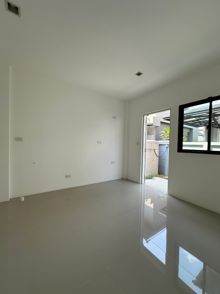 ขายบ้านมีนบุรี-ร่มเกล้า : โครงการ เวนิว พระราม9 (Venue Rama 9) วิวสวน