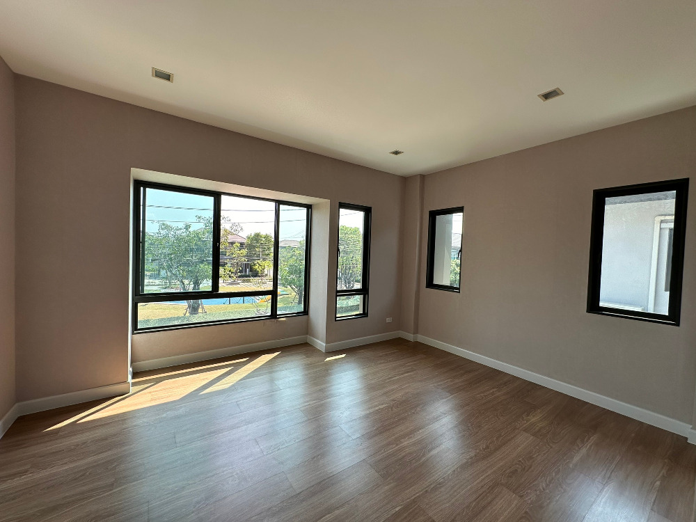 ขายบ้านมีนบุรี-ร่มเกล้า : โครงการ เวนิว พระราม9 (Venue Rama 9) วิวสวน