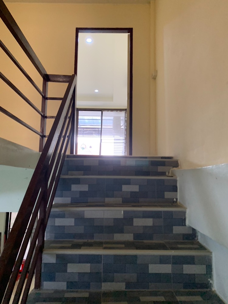 ขายทาวน์โฮมฉะเชิงเทรา : ราคาถูกที่สุดในโครงการ เหมาะพักอาศัยหรือทำโฮมออฟฟิศ  ขนาด 22 ตารางวา 2 ห้องนอน 2 ห้องน้ำ  ต่อเติมโครงหลังคาทั้งหน้าบ้านและหลังบ้าน