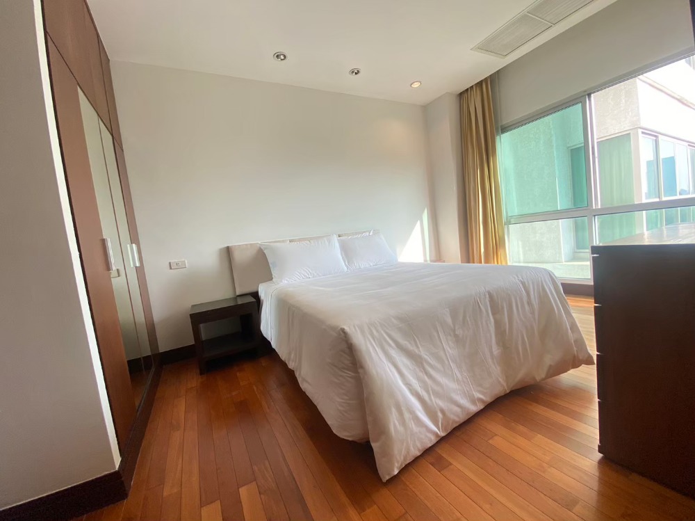 ให้เช่าคอนโดวิทยุ ชิดลม หลังสวน : Royal Residence Park /  / 3 นอน 230 ตร.ม. โทร 0937890899