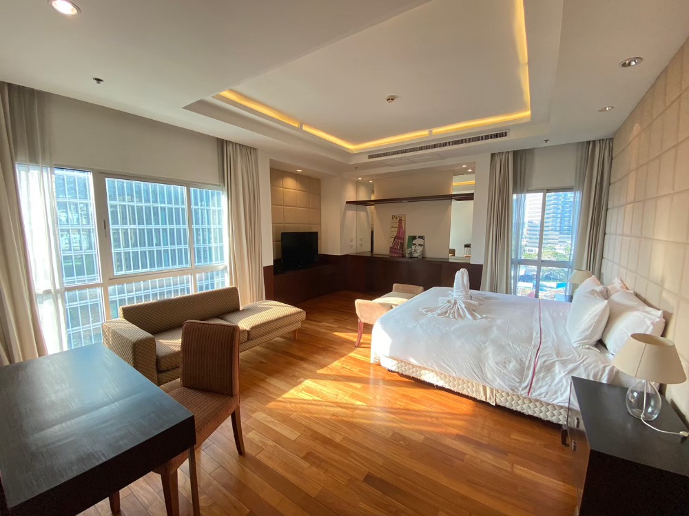 ให้เช่าคอนโดวิทยุ ชิดลม หลังสวน : Royal Residence Park /  / 3 นอน 230 ตร.ม. โทร 0937890899