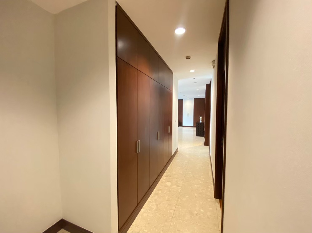 ให้เช่าคอนโดวิทยุ ชิดลม หลังสวน : Royal Residence Park /  / 3 นอน 230 ตร.ม. โทร 0937890899