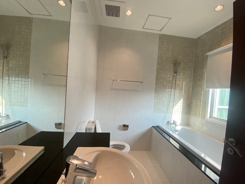 ให้เช่าคอนโดวิทยุ ชิดลม หลังสวน : Royal Residence Park /  / 3 นอน 230 ตร.ม. โทร 0937890899