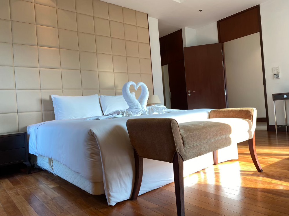 ให้เช่าคอนโดวิทยุ ชิดลม หลังสวน : Royal Residence Park /  / 3 นอน 230 ตร.ม. โทร 0937890899